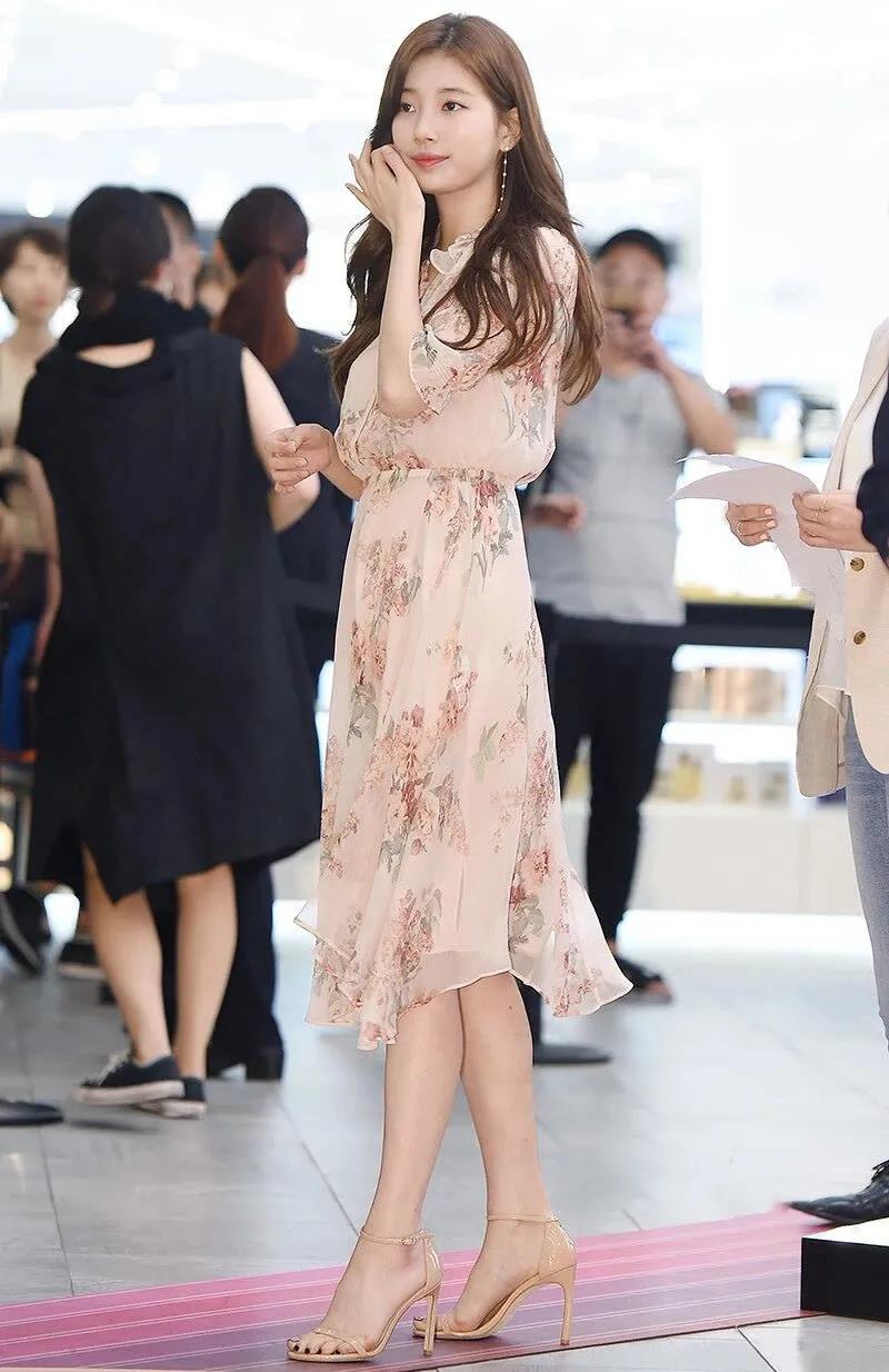 韩国女星裴秀智,裴秀智主持人造型