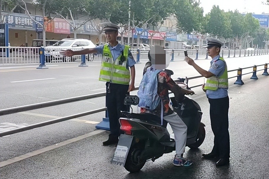 电动车无法上牌怎么上临牌,电动车上牌在审核没挂牌能上路吗