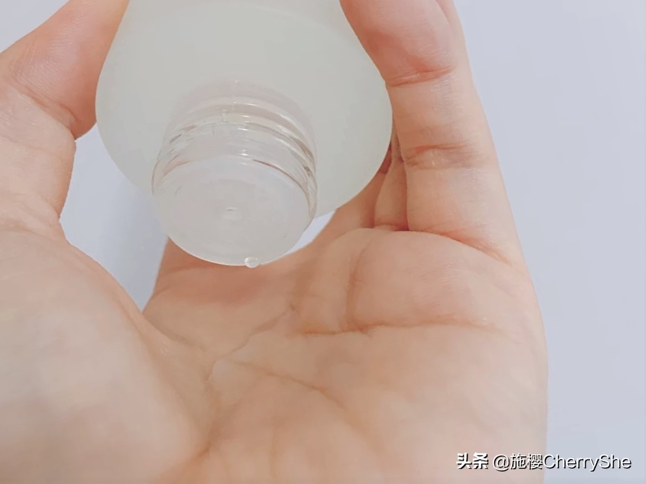 既便宜又补水的爽肤水,中年女人秋冬爽肤水保湿补水正品