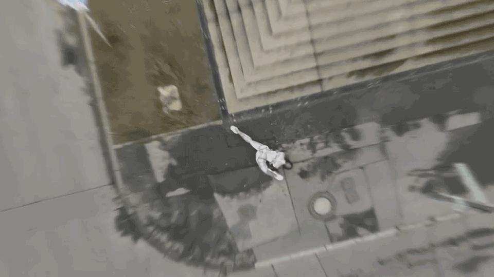 直接吓尿，巴黎世家又作妖了！网友：阴间审美？