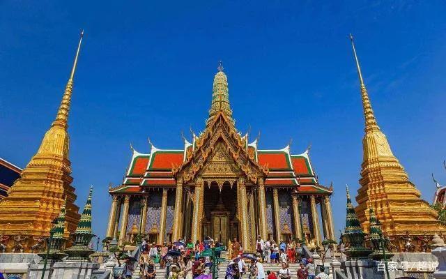 2000年一女子贪92万逃到泰国嫁残疾人，警方追捕15年谁知已亡9年