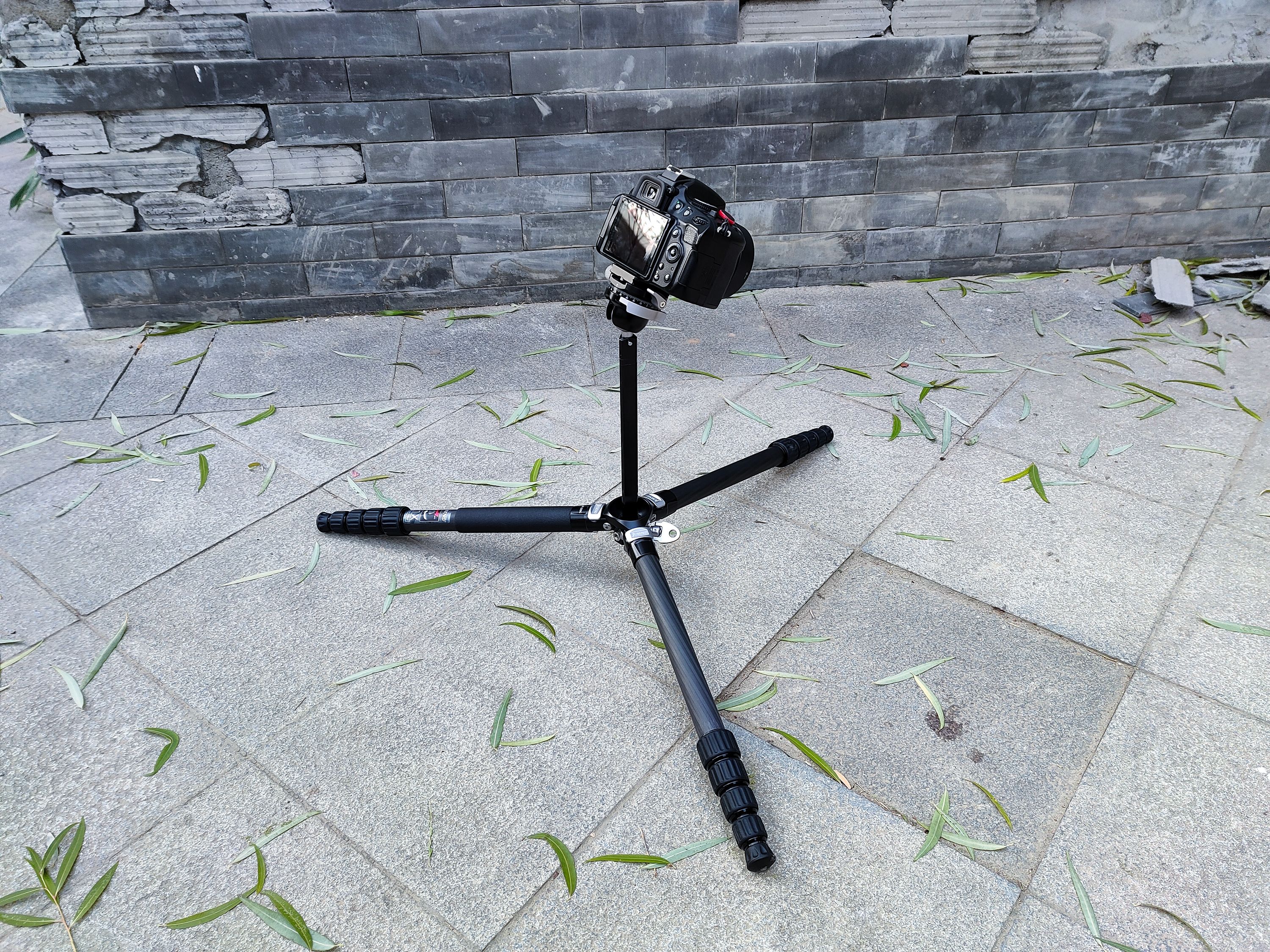 佳鑫悦碳纤维轻便旅行三脚架,佳鑫悦三脚架评测