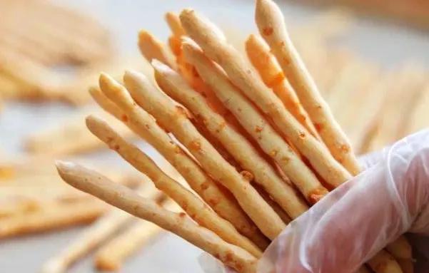 最近很火的芝士条脆脆零食,香脆芝士条零食推荐