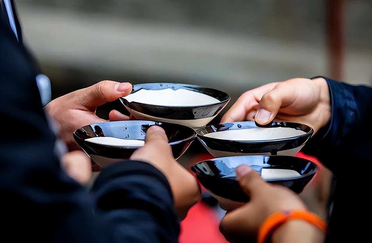 山东酒桌十二个祝酒词,山东酒桌敬酒词顺口溜