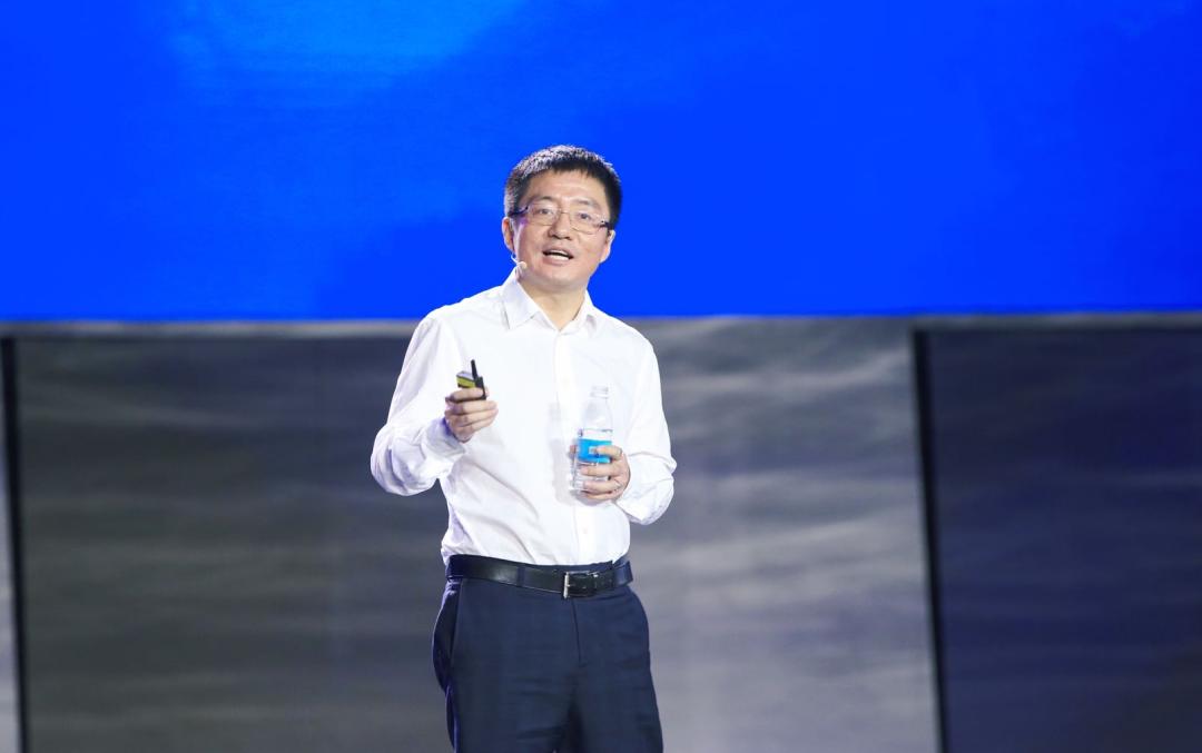 他，农村娃，中科院退学创业，年薪1.5亿，42岁退休