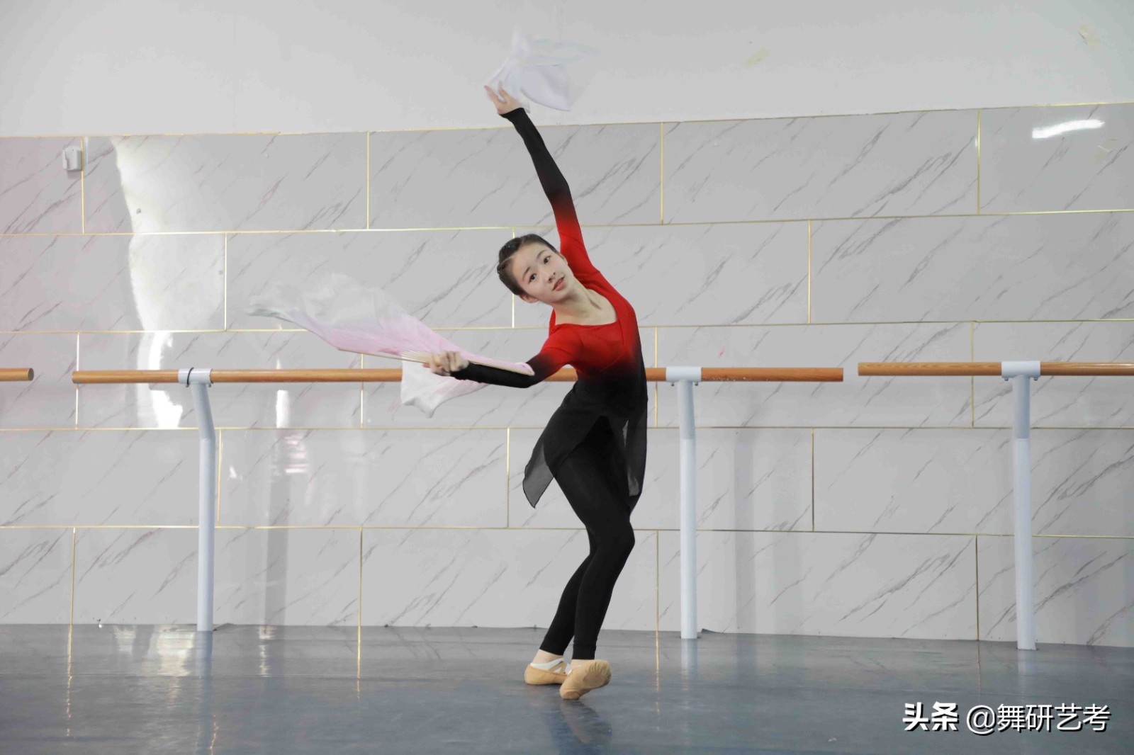 舞蹈联考分数线大概录取率多少,艺考生舞蹈编导的录取率