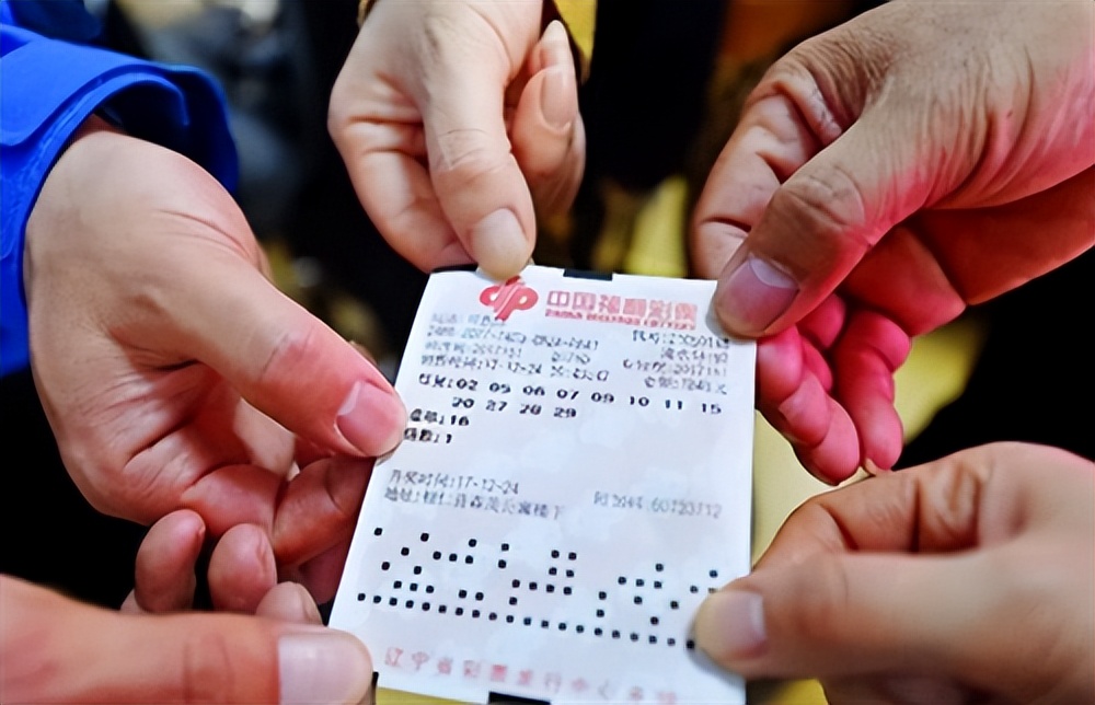 买彩票中大奖彩票店有奖金吗,给别人垫付买的彩票中奖奖金归谁