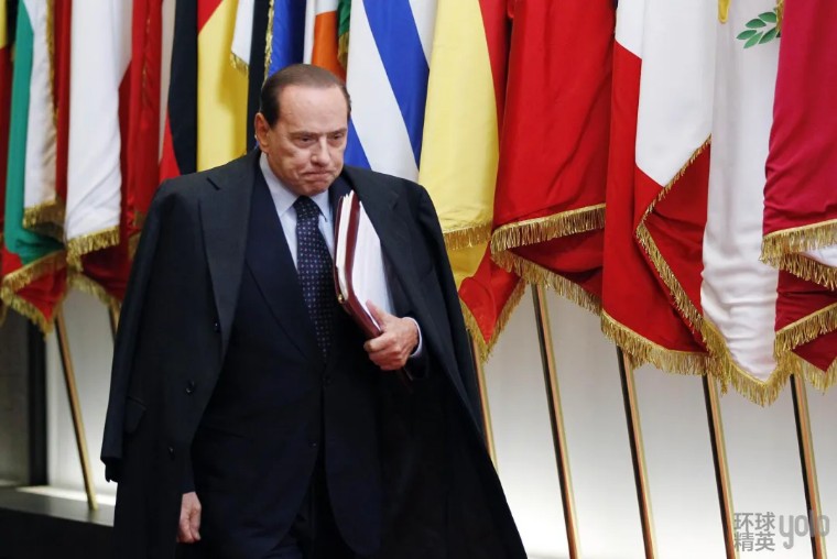 千面总理、商业巨鳄、丑闻缠身……贝卢斯科尼的传奇人生