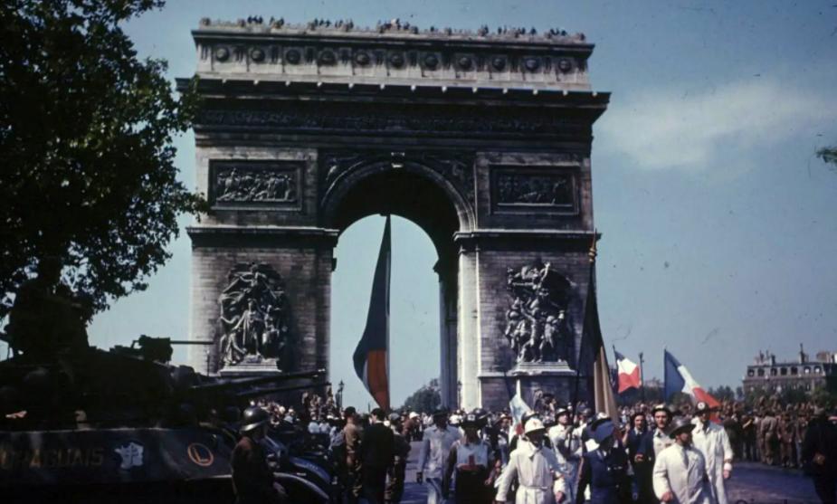 防御名将莫德尔：率军20万挫败200万苏军，自杀前让40万德军解散