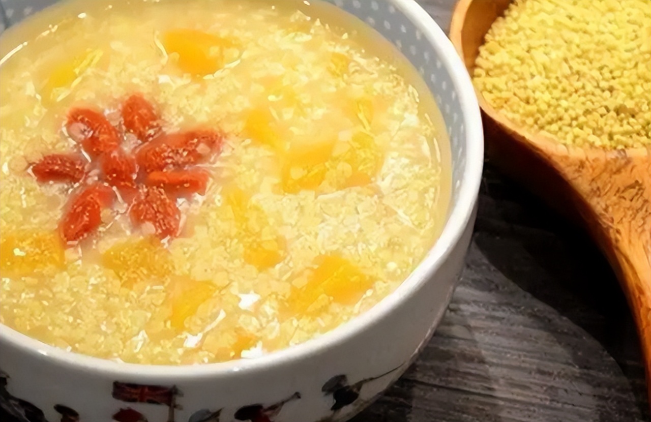 肠胃有空气老放屁咋回事,放屁太多需要警惕肝病吗