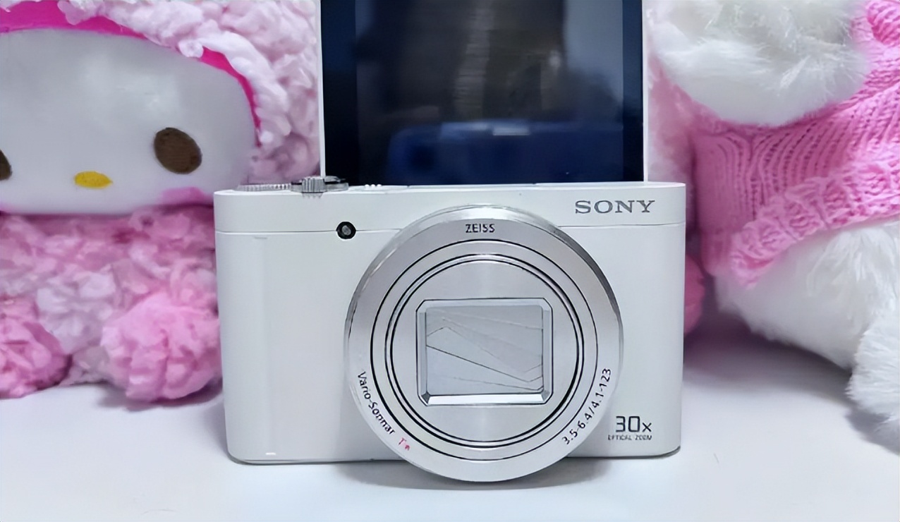 喜欢摄影一步到位买什么相机,喜欢摄影的小白应该买什么相机