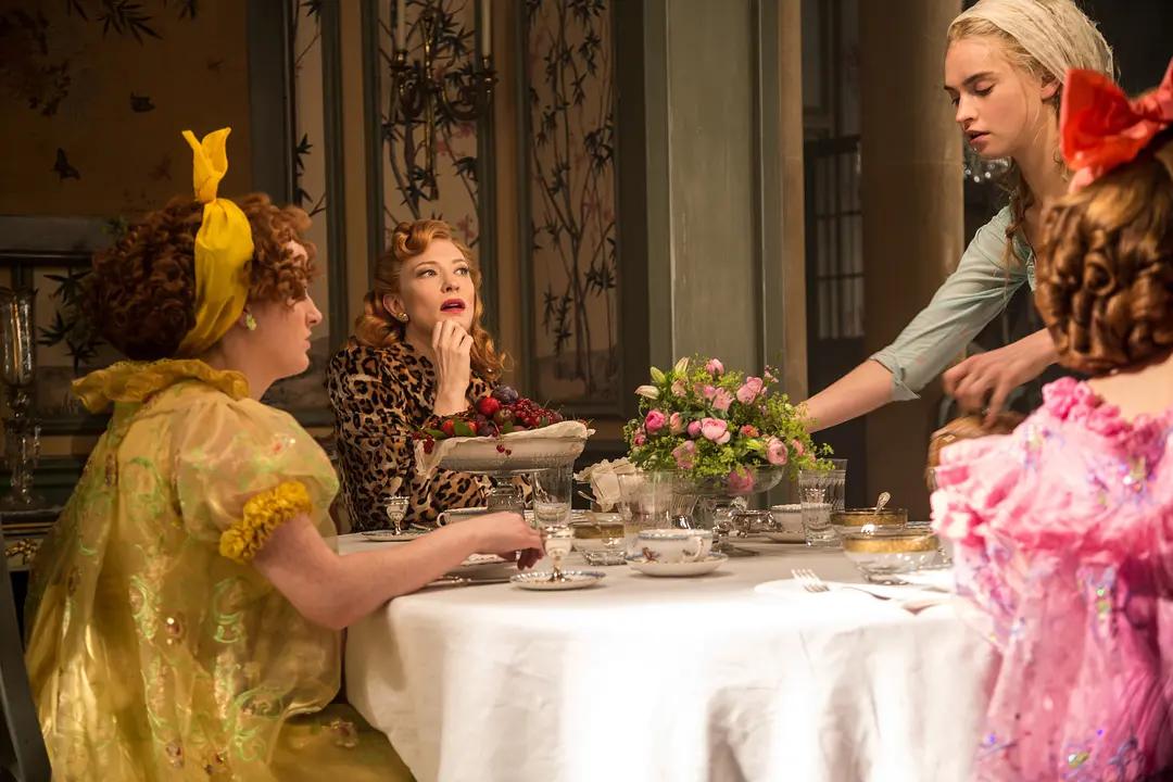 灰姑娘水晶鞋故事完整版,灰姑娘的水晶鞋童话故事