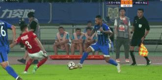 足坛失传已久的绝技蝎子摆尾,足坛十大牛尾巴过人