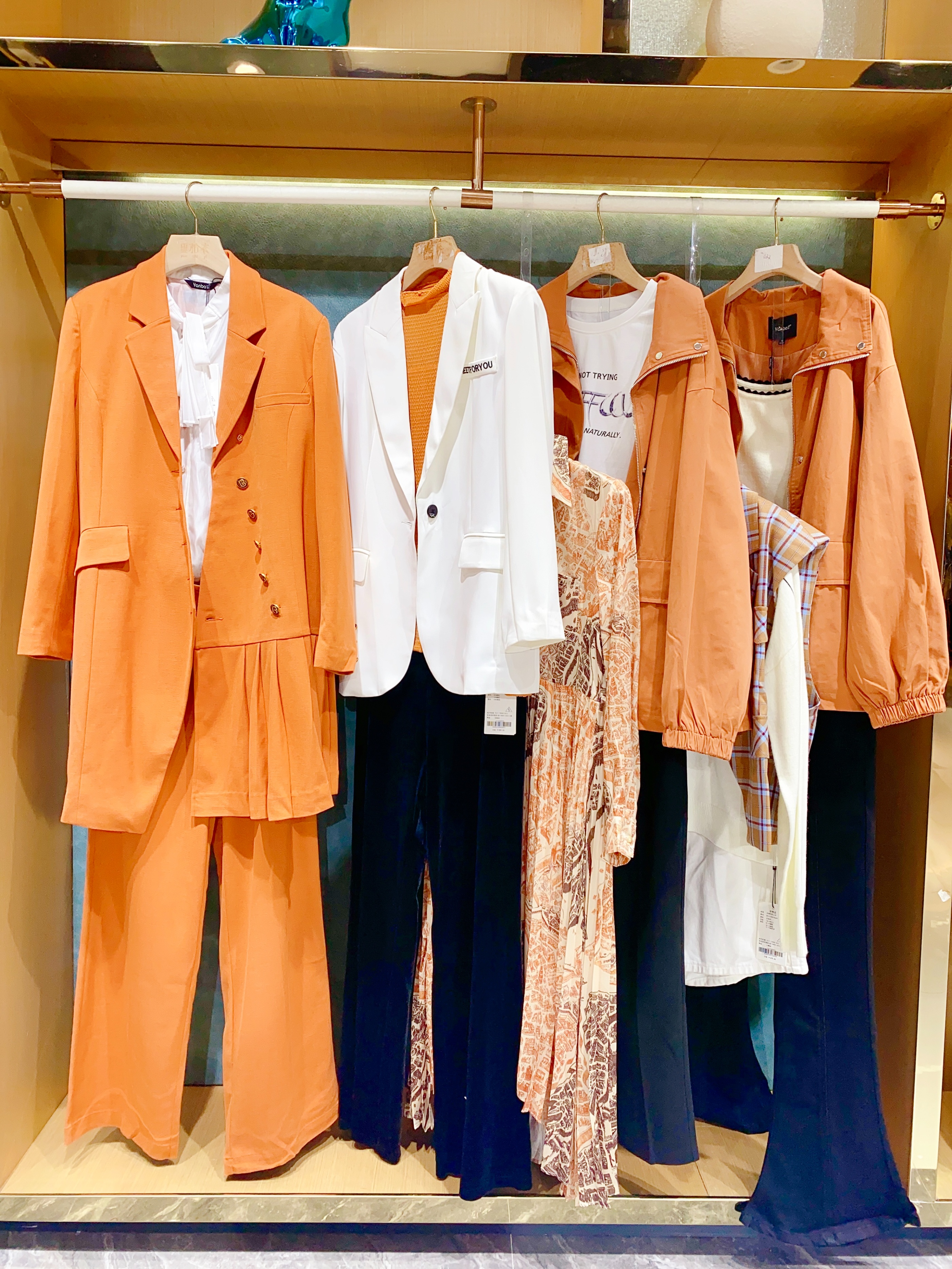 尾货服装进货注意哪些细节,品牌尾货服装店在哪里进货