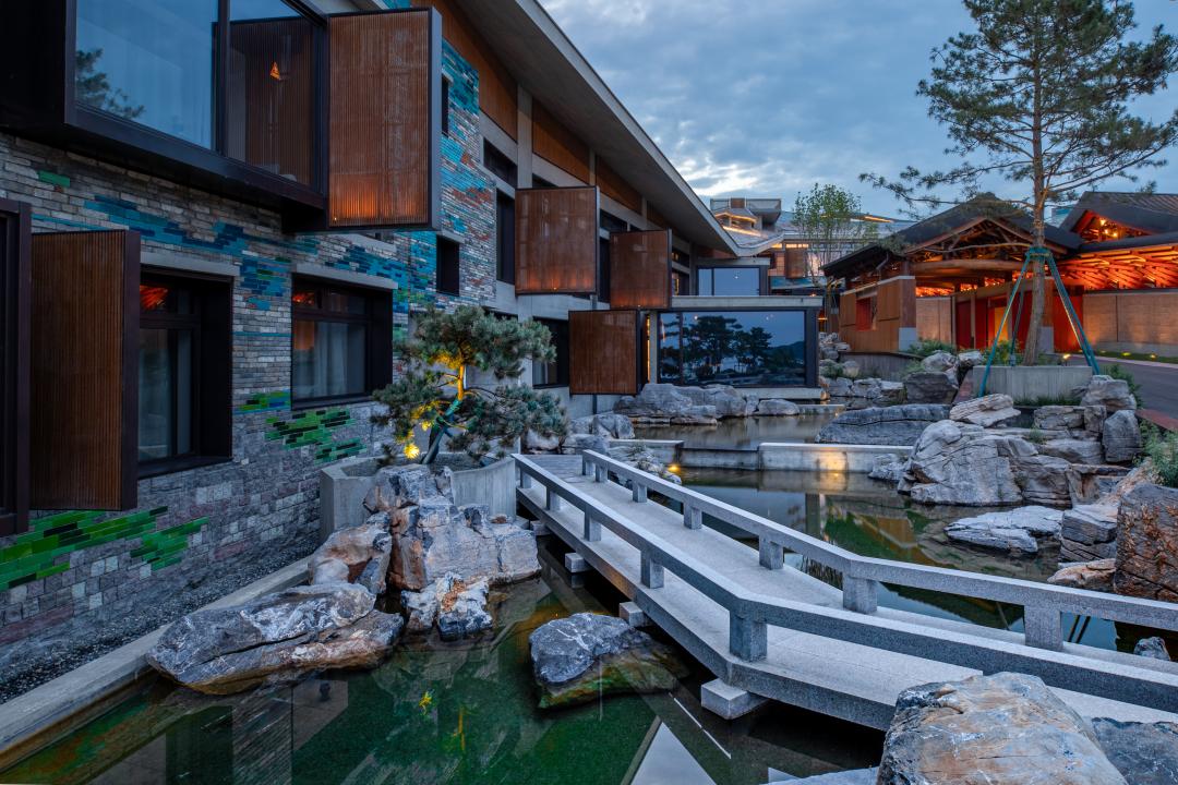 雁柏山庄的夜景,雁柏山庄远景