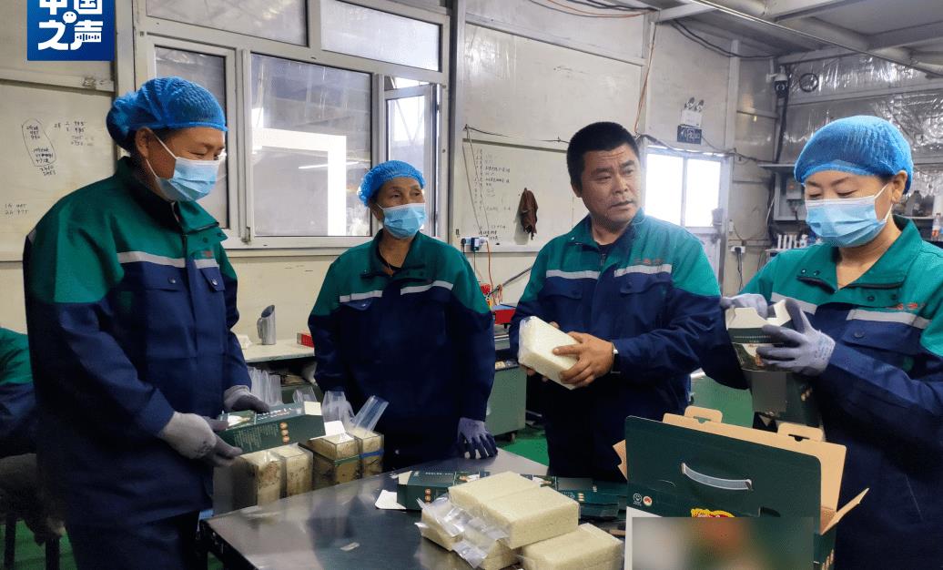 “你是黑龙江那个二亮吗？”他当起了大米带货主播