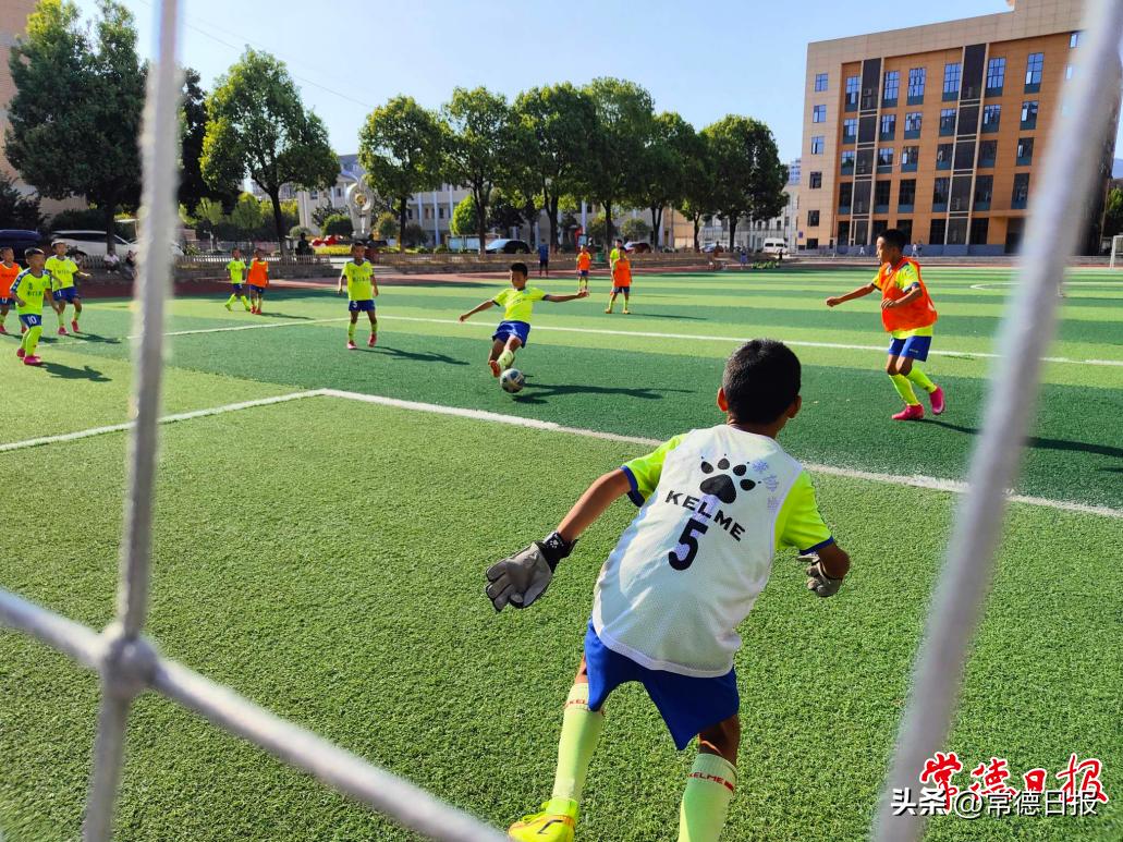 用脚踢出来的梦想之路——石门县“足球育人”特色实践走笔