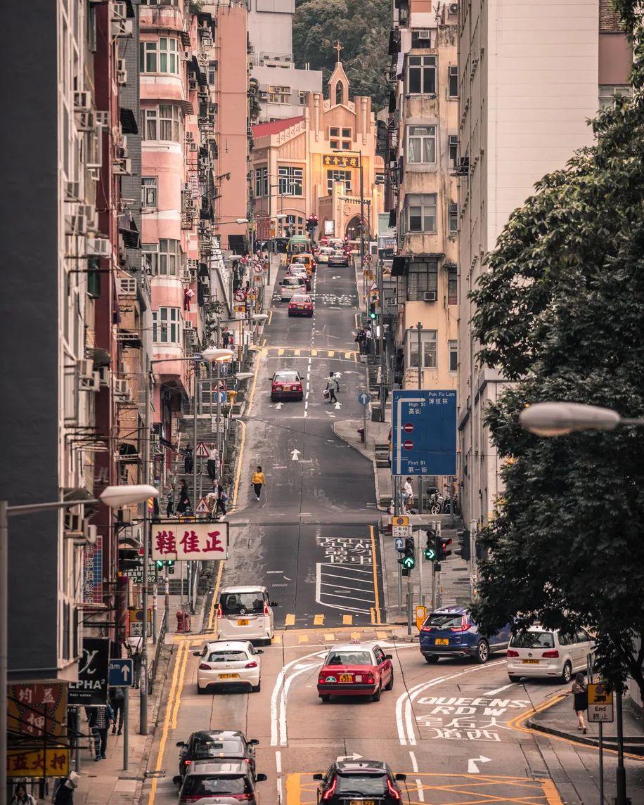 香港没有一个人，在九月中秋买月饼