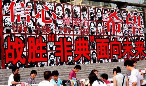 同样是新冠为什么有的人症状轻,为什么新冠和非典不一样