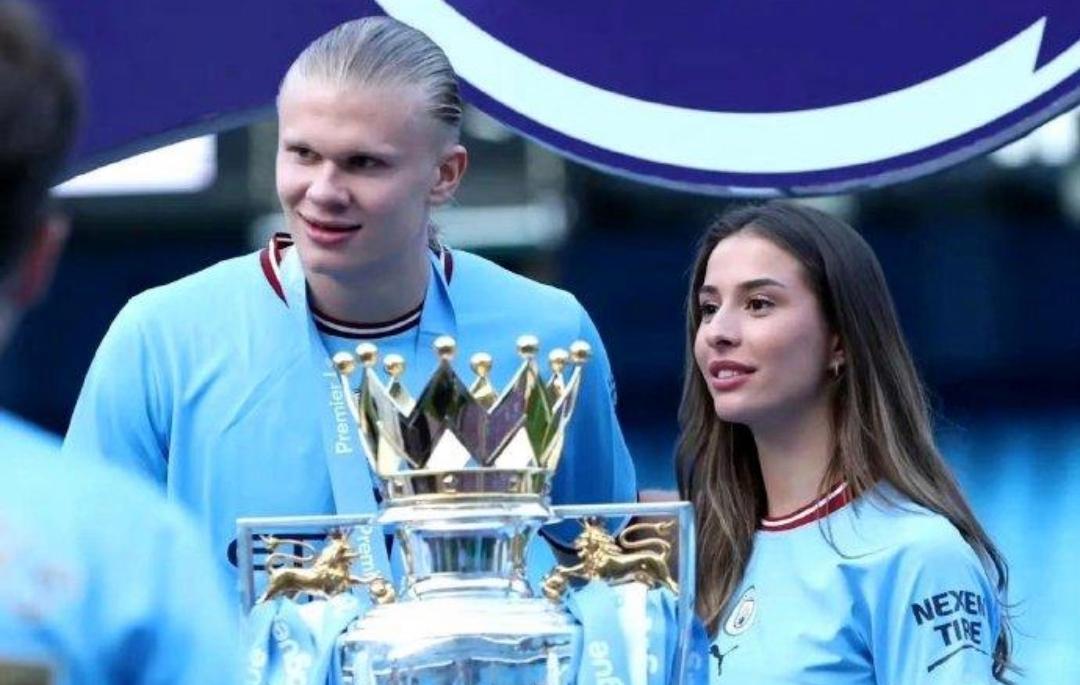 英超首秀哈兰德,哈兰德带女友酒吧蹦迪