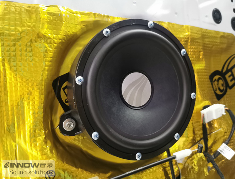 浅吟低唱上海音豪欧拉黑猫汽车音响改装德国彩虹EL-C260E两分频