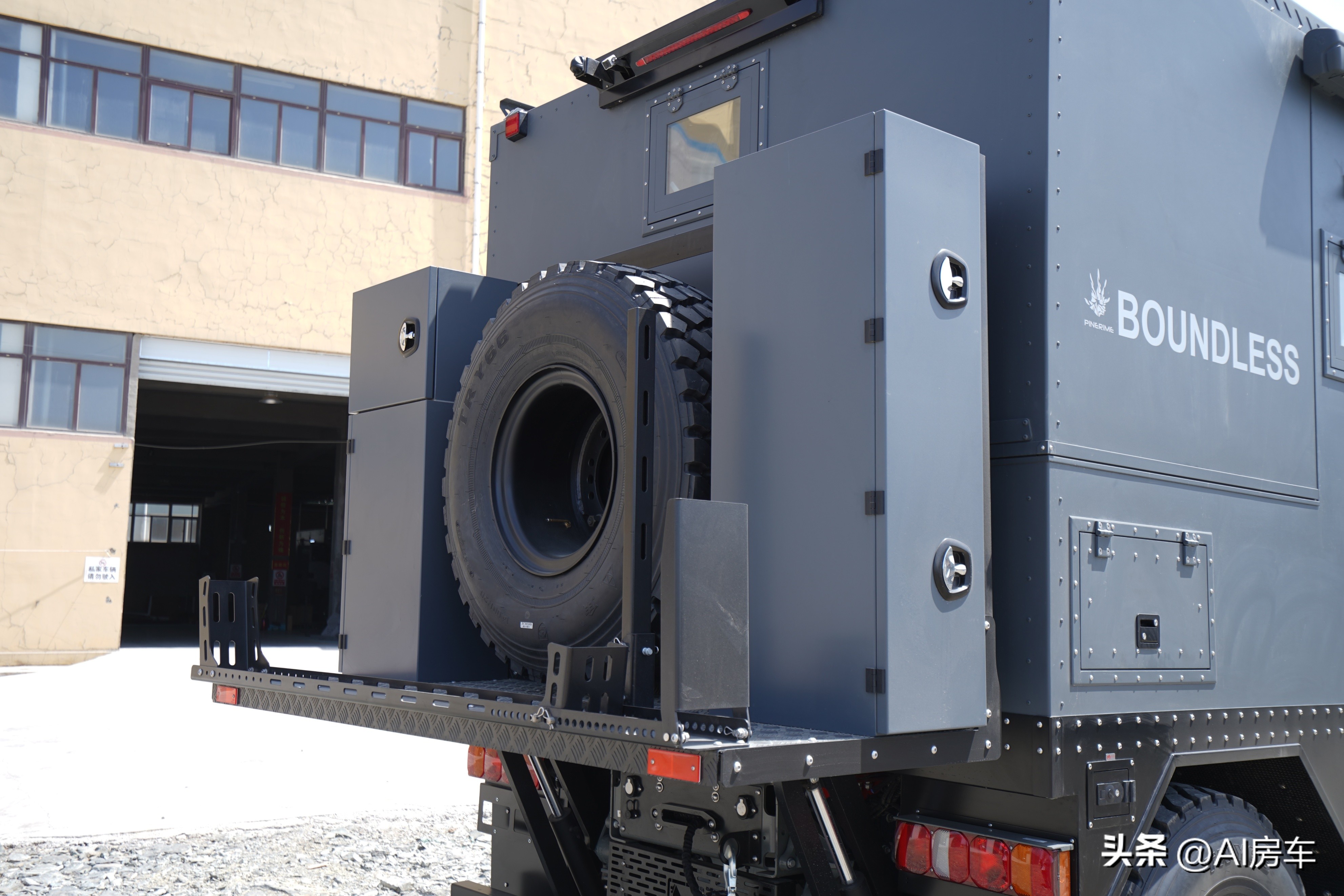 C2本能开的国产军卡型大房车！吃住，越野小意思，还能组团开聚会