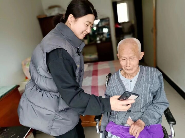 居民养老认证上门服务,社区开展养老认证上门服务