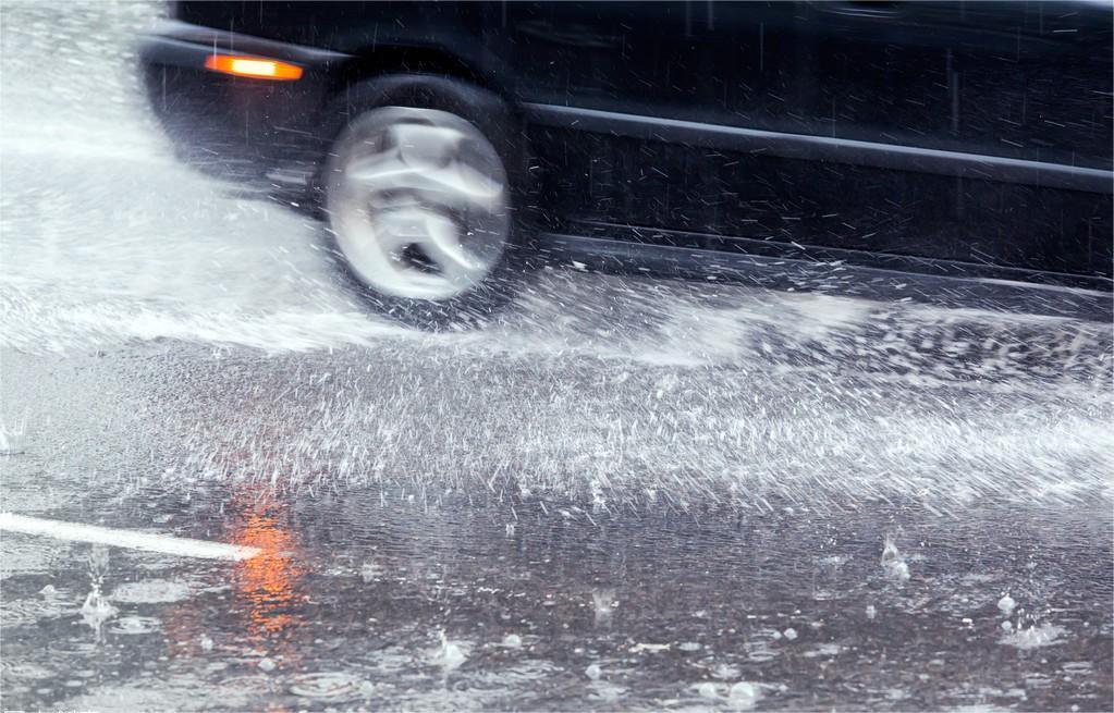 MakeMan美国马克曼告诉您汽车喷漆后淋雨的影响