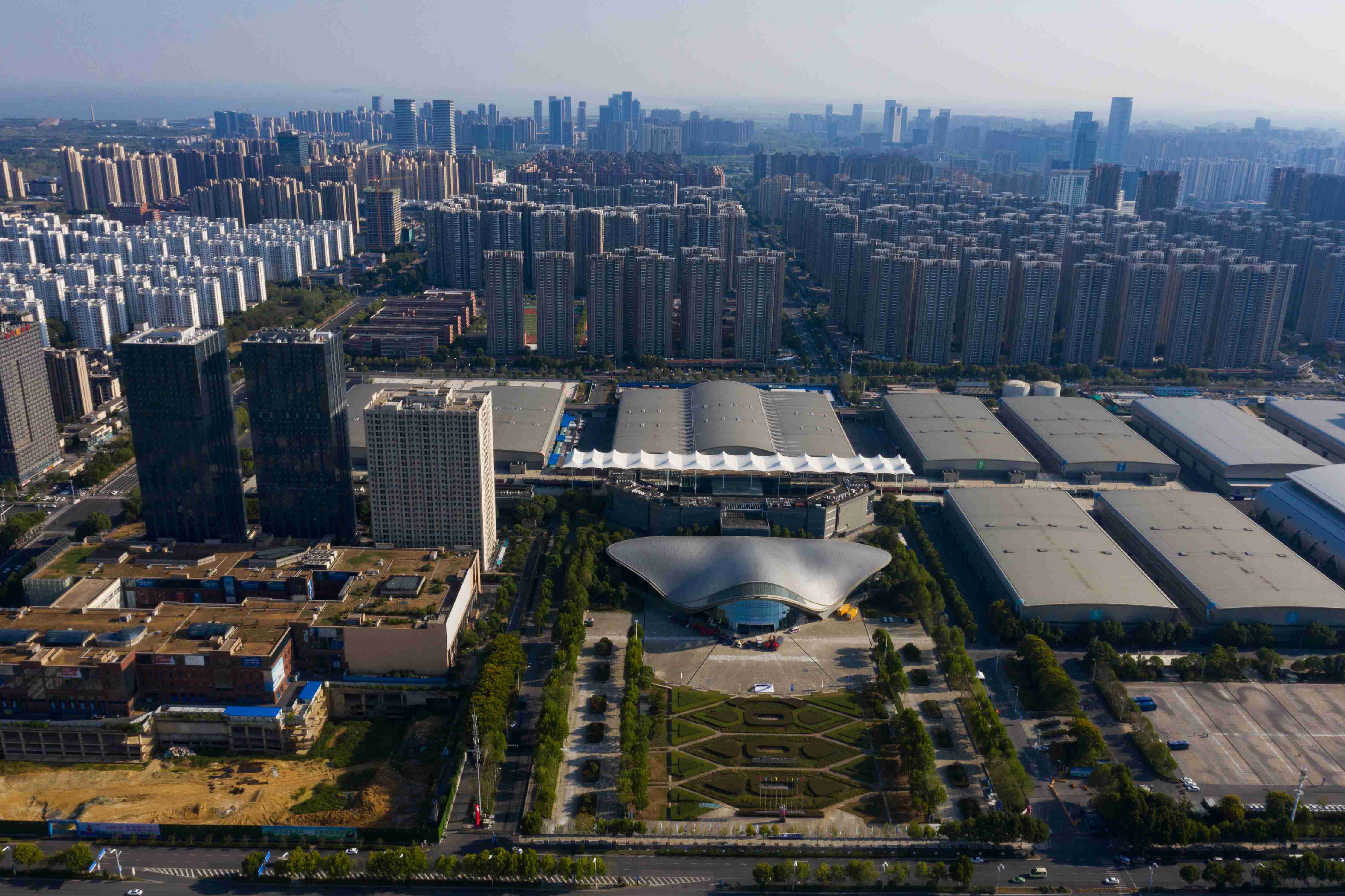 当年合肥说建滨湖区，很多人都看不上，如今做梦都向往