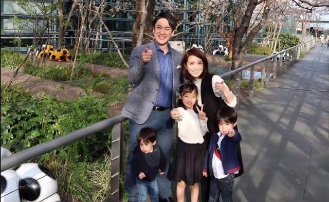 人生赢家！义墩墩校花妻子太美了！育有一儿一女，回国后已被重用