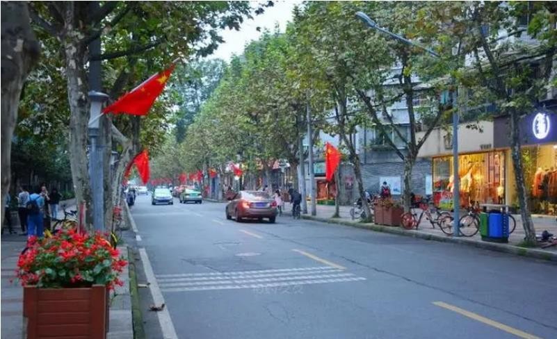 开一家冒菜店店铺需要多大,创业开家冒菜店怎么样呢