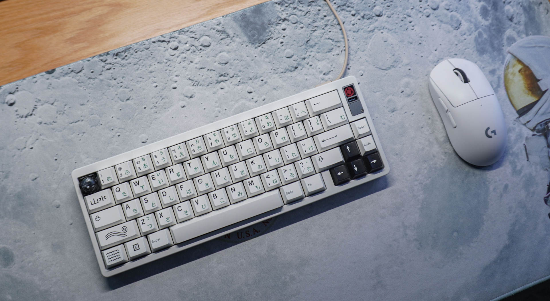 白色主题硬件及桌搭分享