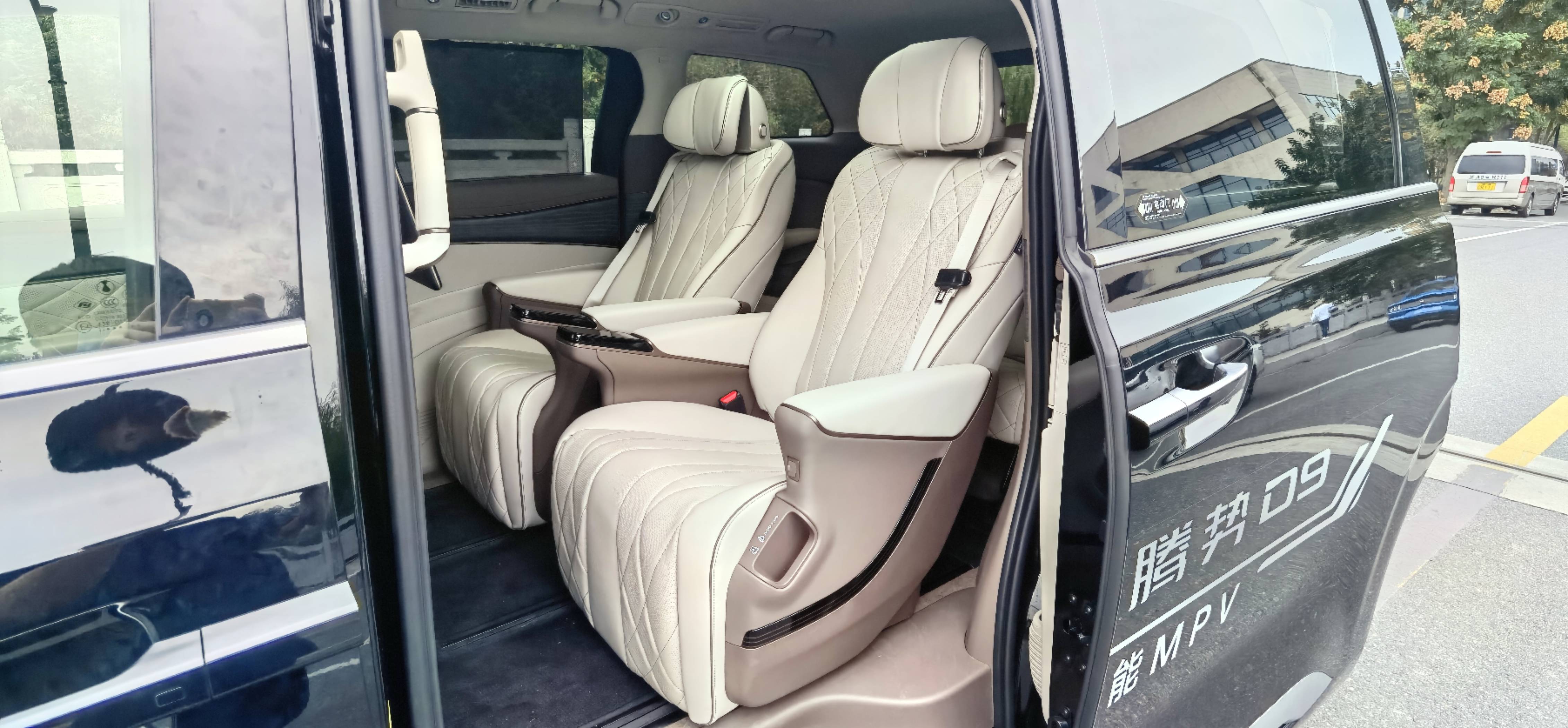 腾势d9最新试驾,腾势d9如何定义豪华全能mpv