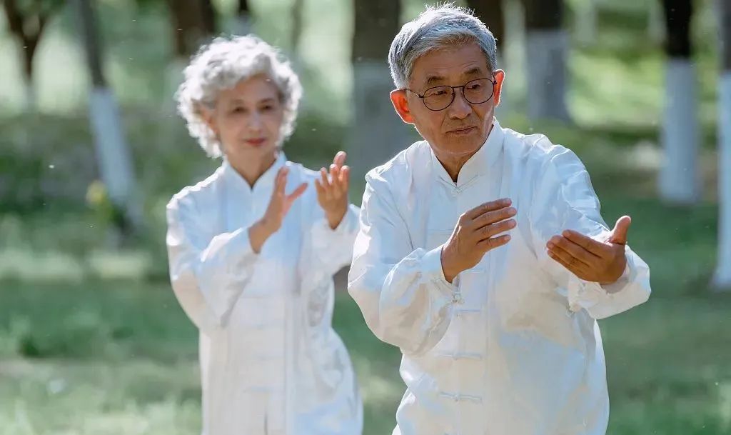 肺气肿早期的症状和治疗,关于肺气肿的症状和治疗