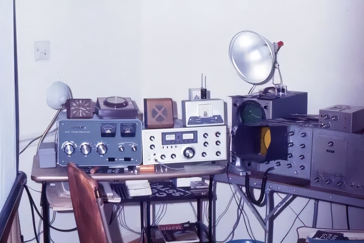 我的无线电之路从父母买电视超高频转换器、玩业余电台就已注定