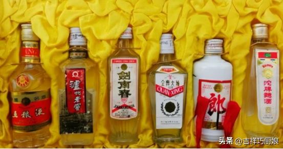 怪事！大批外国游客涌入四川，表面看似旅游，实则是盯上了白酒