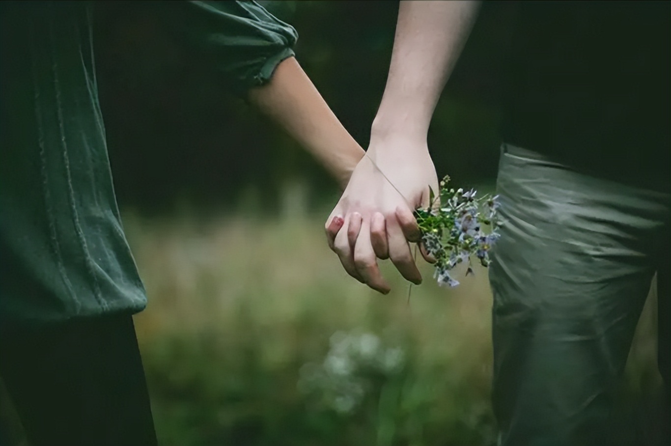 男子被女网友约饭后续,男子约女网友被报警