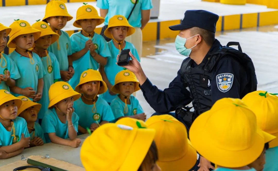 这个“六一”,真“警”彩!