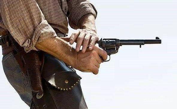 大镖客左轮哪个好用,大镖客怎么装备两个左轮