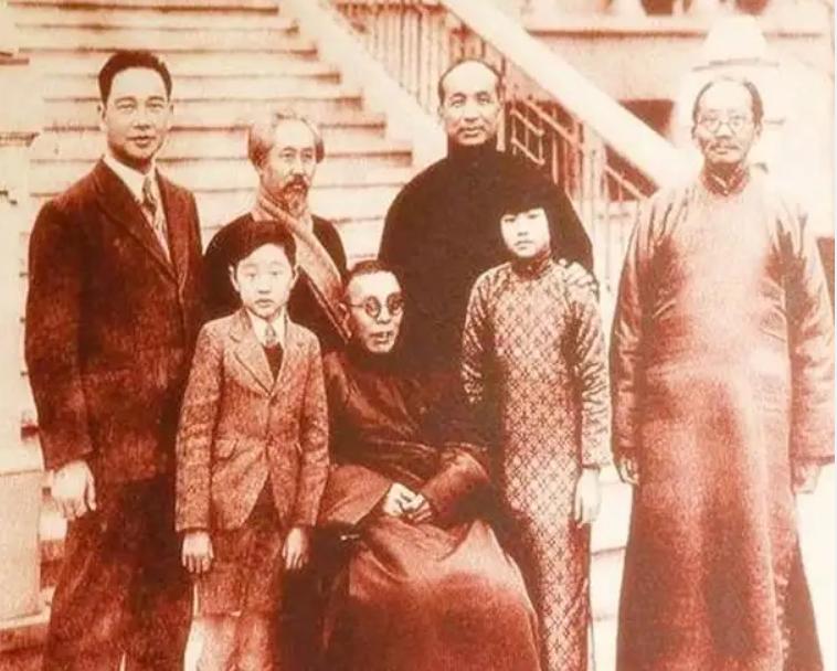 汪精卫炸开坟墓时的样子,汪精卫被炸掉的坟墓图片