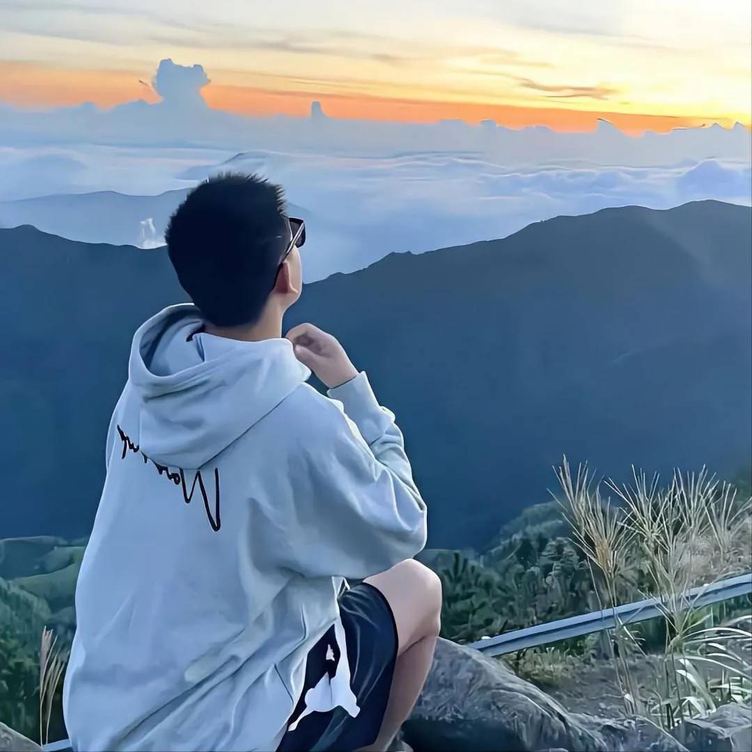 成熟稳重痞帅的男人头像,成熟痞帅男头像