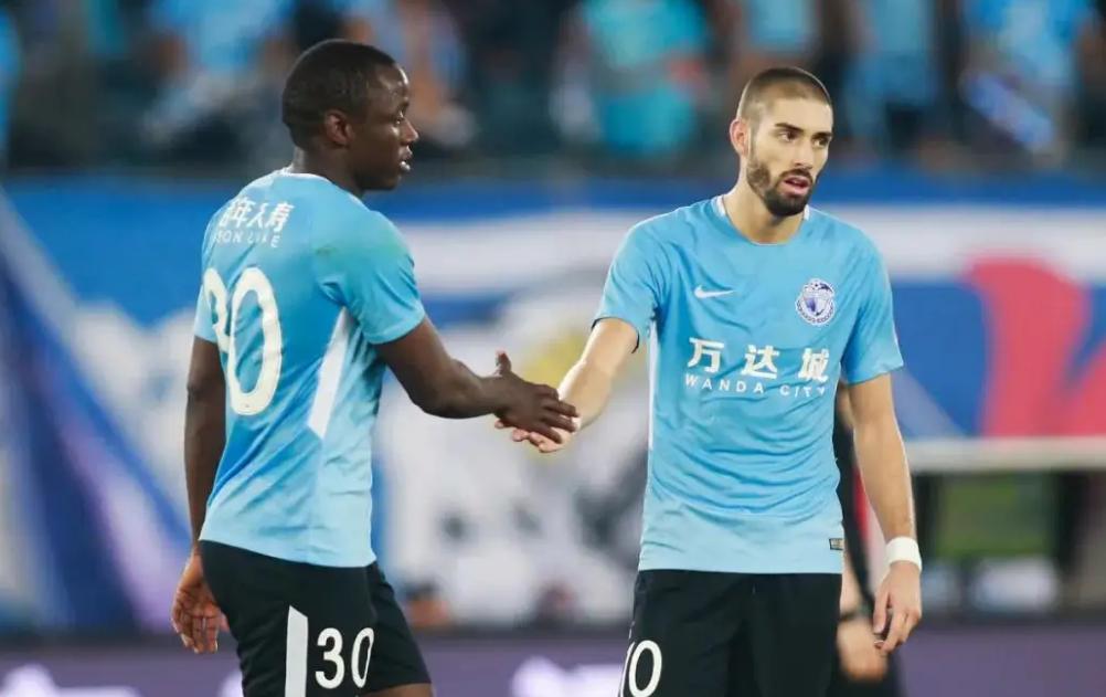 穆谢奎：打篮球出身的大连人队史第一射手，35岁还在中超名列前茅