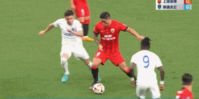 奥斯卡点射双响助海港主场2-1逆转，可裁判判罚却又遭来非议