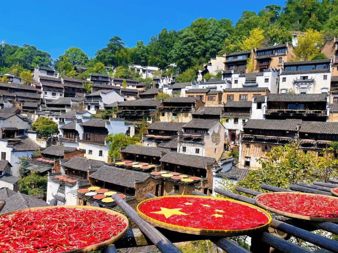 贫穷落后的小山村逆袭,靠旅游致富的古村落