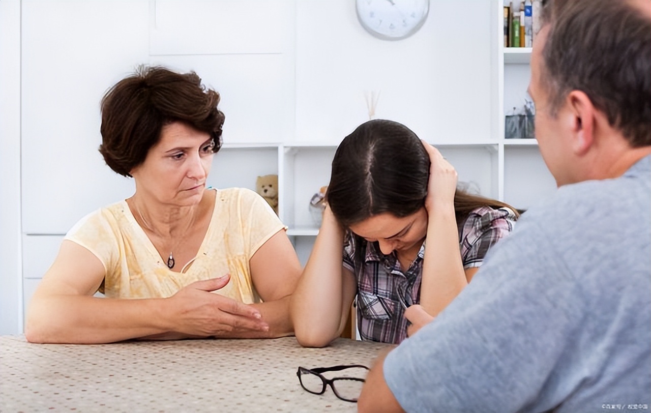 父母不同意女儿却已同居怎么办,父母知道女儿跟男友同居怎么办