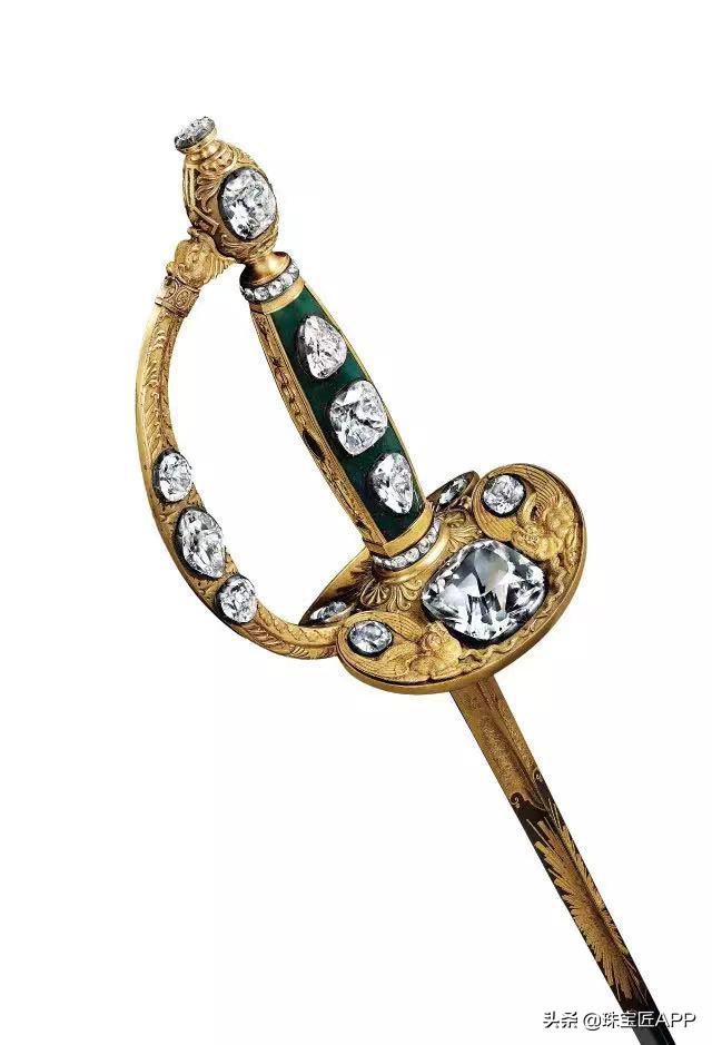 传承241年，12代大师薪火相传，珠宝界的蓝血贵族，重新认识尚美