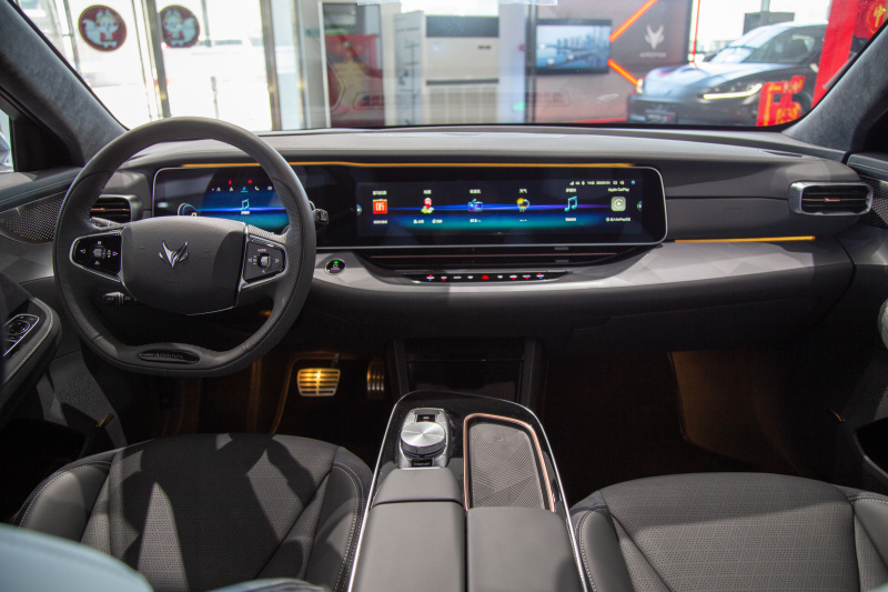 【实拍极狐阿尔法S国安版：经典黄绿配色，个性化定制销售】