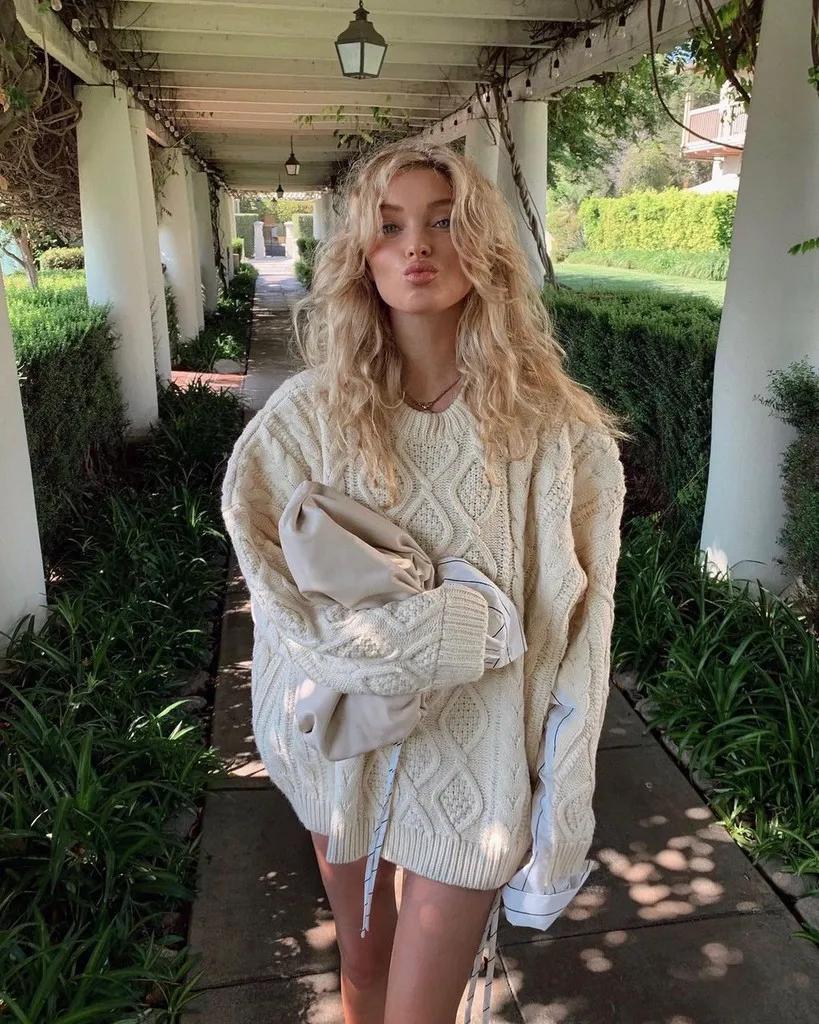 没想到!这3款“奶奶款毛衣”让姑娘们这么上头