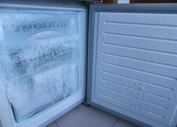 冰箱里放什么东西不结冰还省电,冬天冰箱调几档最省电不会结冰
