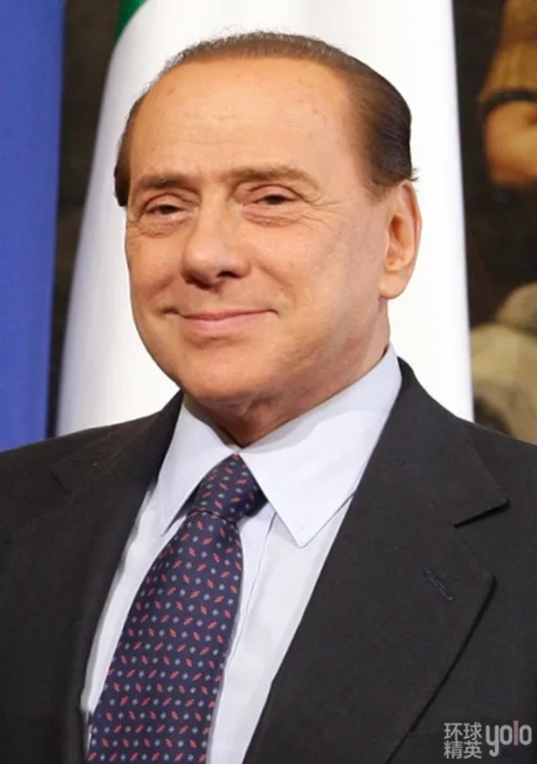 千面总理、商业巨鳄、丑闻缠身……贝卢斯科尼的传奇人生
